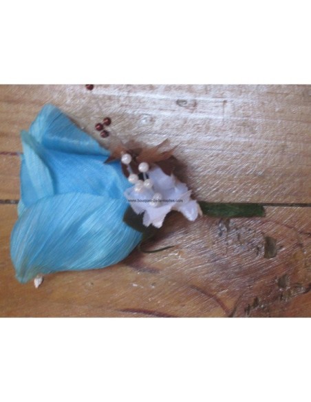 Boutonnière pour mariage. Belle rose et accessoires Choix des couleurs