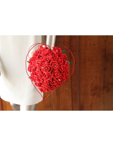 Bouquet de mariée, boutonnière thème "cœur" avec roses rouges