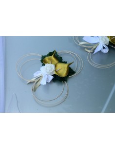Décoration voiture mariées mariage Blanc et Or arums 2