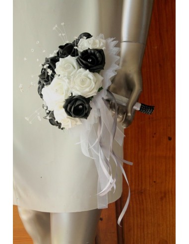 Bouquet mariee rond couleur noir et blanc avec des diamants