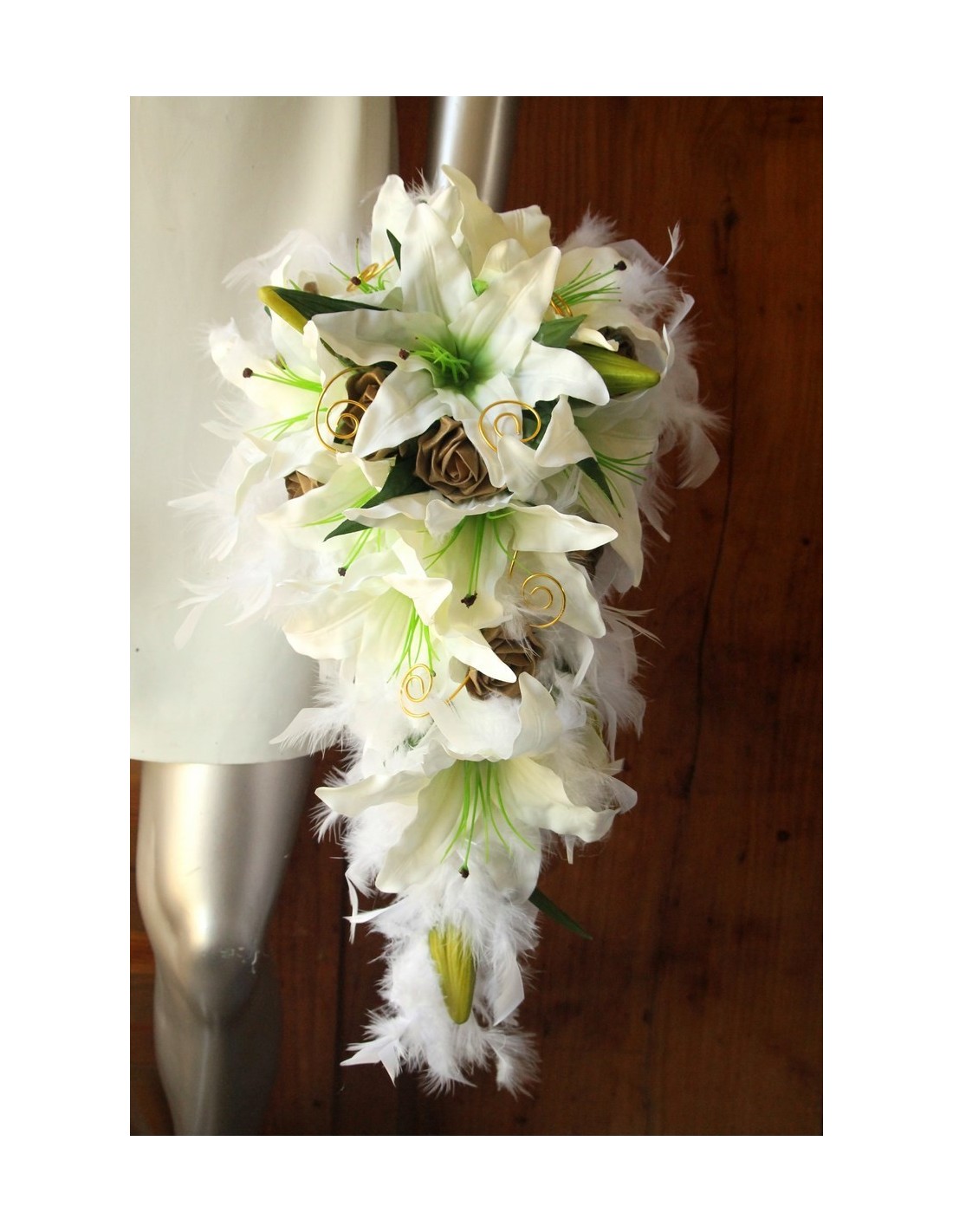 Bouquet de Mariée lys Blanc Tombant thème Or plumes