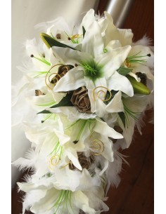 Bouquet de Mariée lys Blanc Tombant thème Or plumes 2