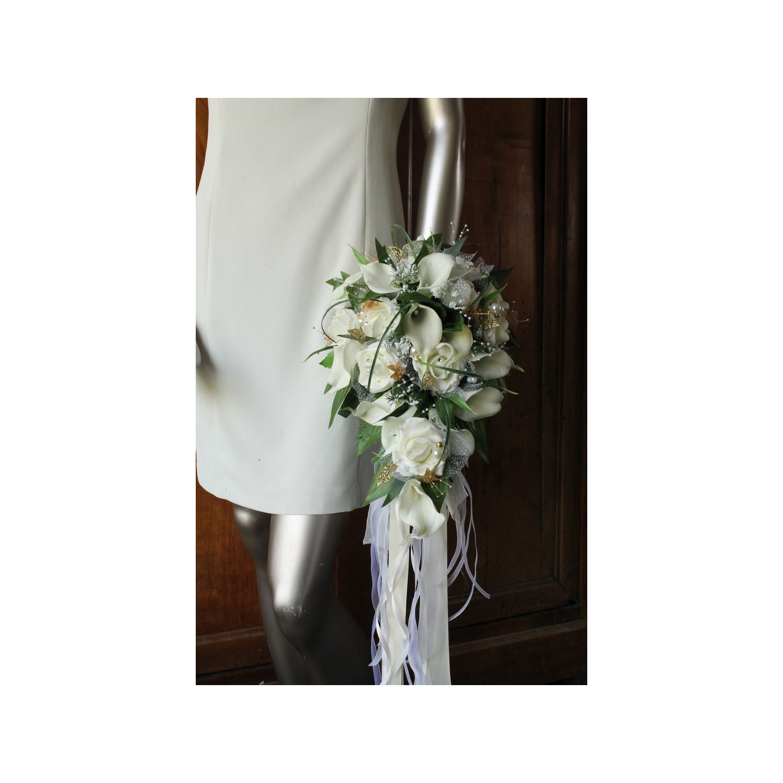BEAU Bouquet de Mariée tombant thème Arums blanc et Or