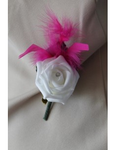 Bouquet de Mariage tombant Fuchsia avec Roses Arums et Plumes 2