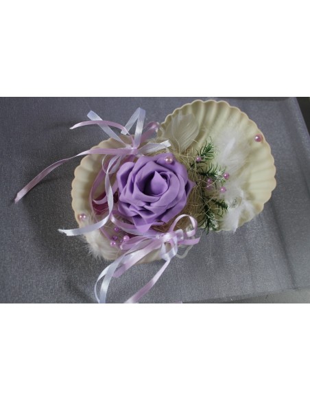 Coussin d'alliances coquillage mariage blanc et parme