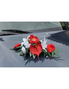 Composition florale voiture mariage + 4 petites décorations rouge 2