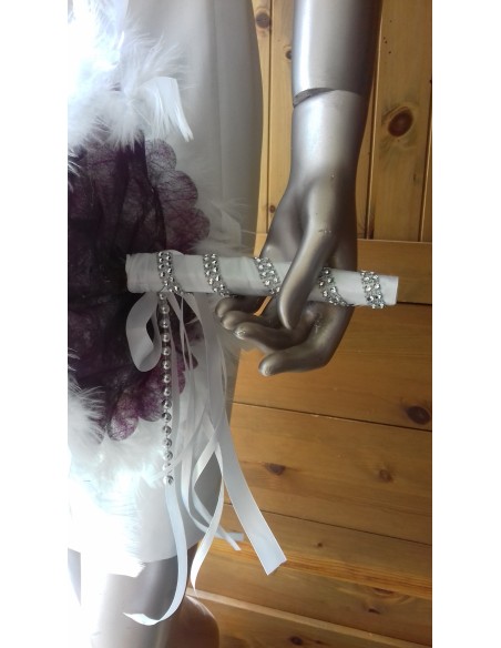Bouquet mariée et boutonnière blanc et violet plumes Bouquet mariée et boutonnière blanc et violet plumes