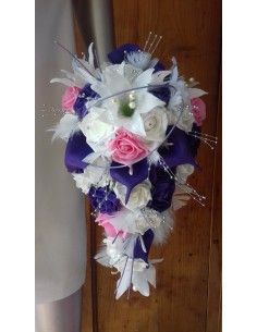 BOUQUET MARIÉE TOMBANT ARUMS ROSES ET LYS VIOLET ROSE BLANC