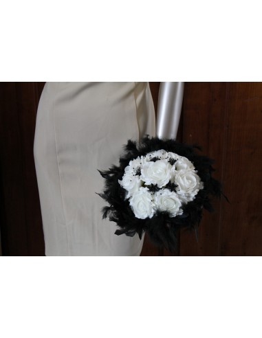 Bouquet de Mariée Rond noir/blanc ou noir/ivoire avec roses, plumes