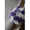 Bouquet de mariée violet orné des strass et perles