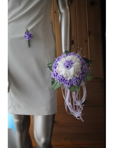 Bouquet de mariée ivoire / parme avec des perles et des plumes
