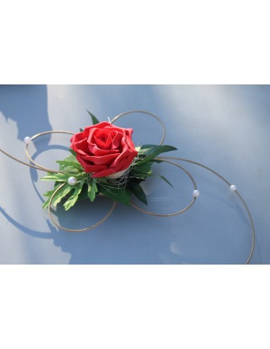 6 compositions florales voiture mariage roses: rouge et dorée or