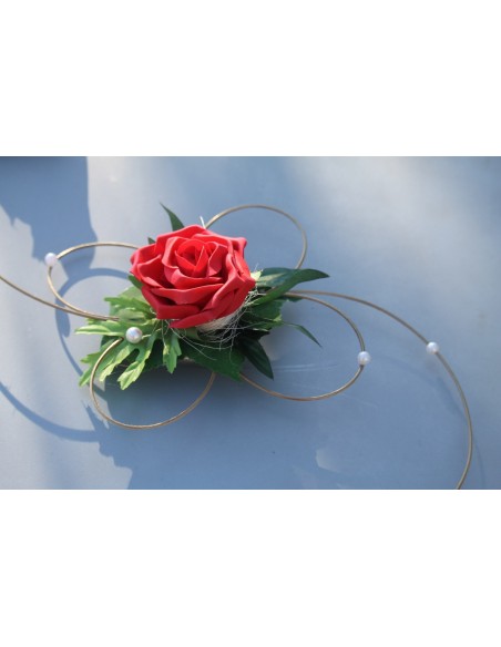 6 compositions florales voiture mariage roses: rouge et dorée or