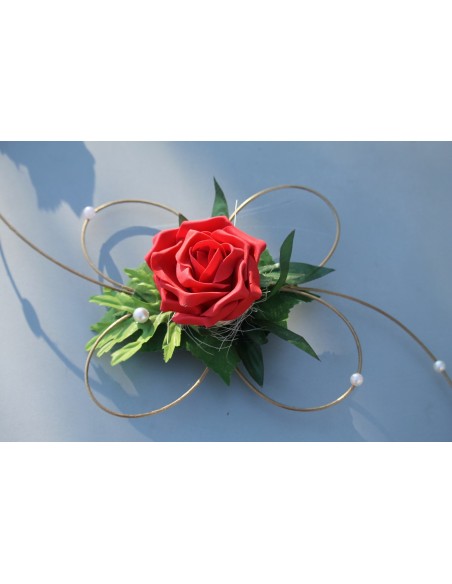6 compositions florales voiture mariage roses: rouge et dorée or