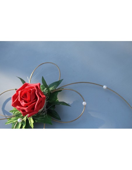 6 compositions florales voiture mariage roses: rouge et dorée or