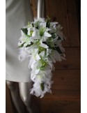 Bouquet de Mariée Tombant lys blanc et vert anis
