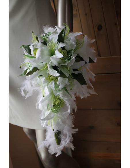 Bouquet de Mariée Tombant lys blanc et vert anis