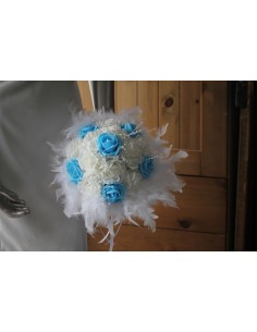 Bouquet de fleurs pour mariage, décoration florale des tables et voitures