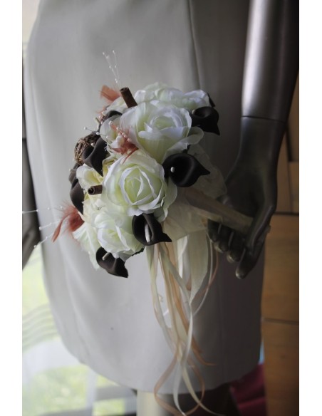 Bouquet de mariée thème chocolat, ivoire, épices avec roses, Arums