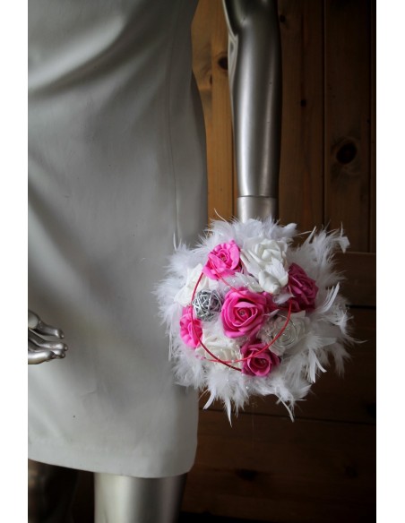 Bouquet demoiselle d'honneur Blanc et Fuchsia plumes, rotin, colombes! Bouquet demoiselle d'honneur Blanc et Fuchsia plumes, rotin, colombes!