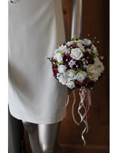 Fleurs de mariée roses bordeaux ou rouge et perles