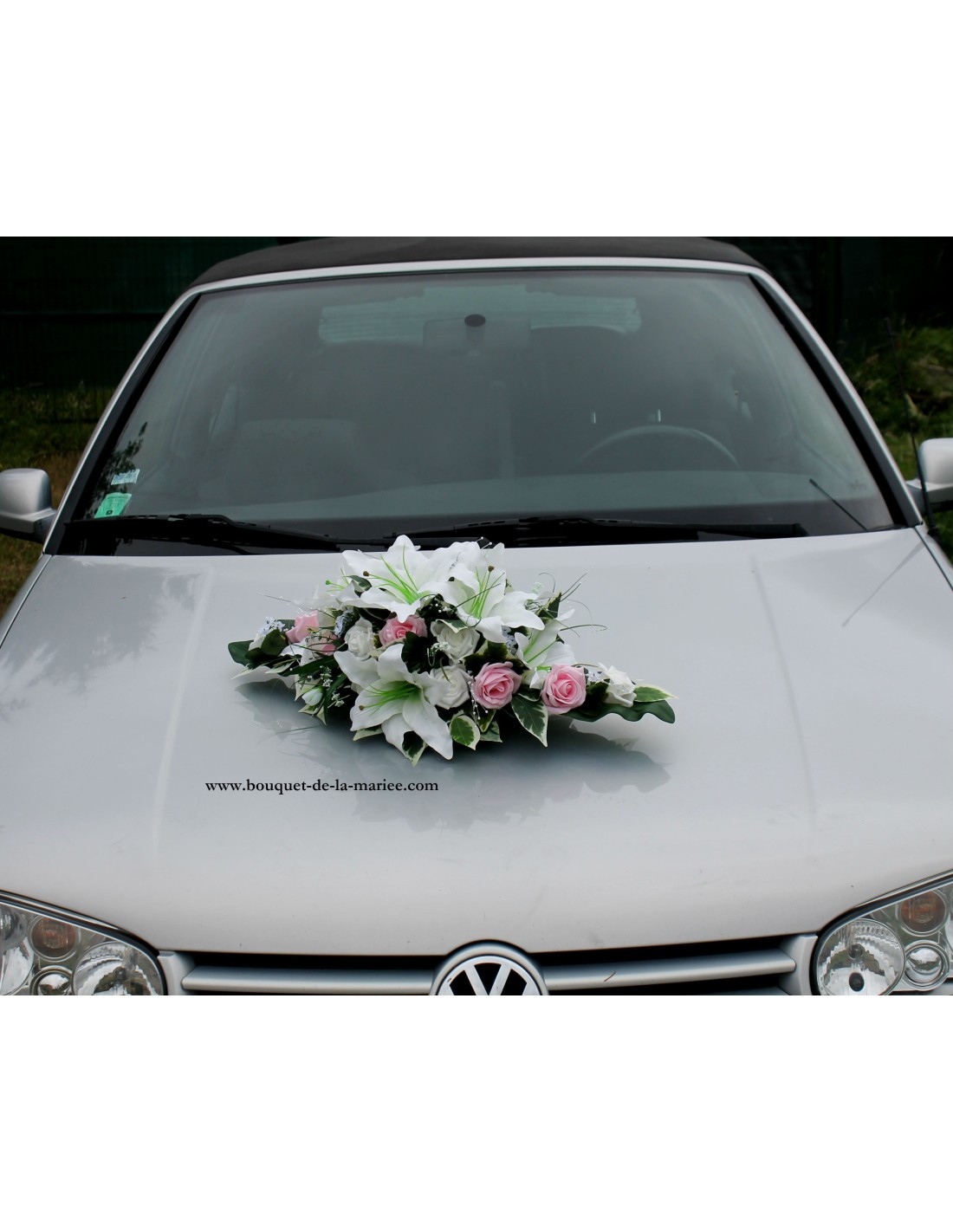 Bouquet de voiture mariage roses et lys blanc et rose tendre