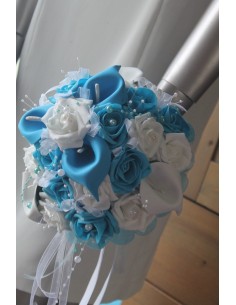 Bouquet Mariée arums turquoise et blanc orné des perles 2