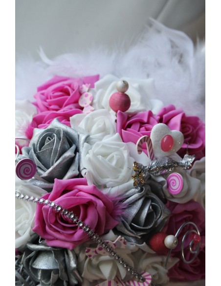 Bouquet Mariée Blanc, Fuchsia, Argent, Strass, Plumes et bonbons