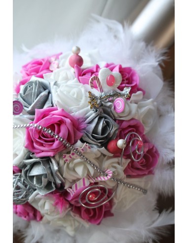 Bouquet Mariée Blanc, Fuchsia, Argent, Strass, Plumes et bonbons