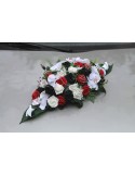 Composition fleurs voiture Mariage noir, blanc et rouge