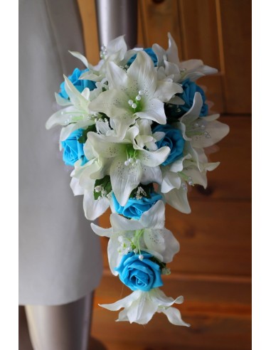 Bouquet tombant lys roses et perles