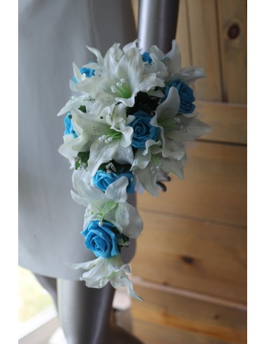 Bouquet de Mariée Tombant composé de lys, roses et perles