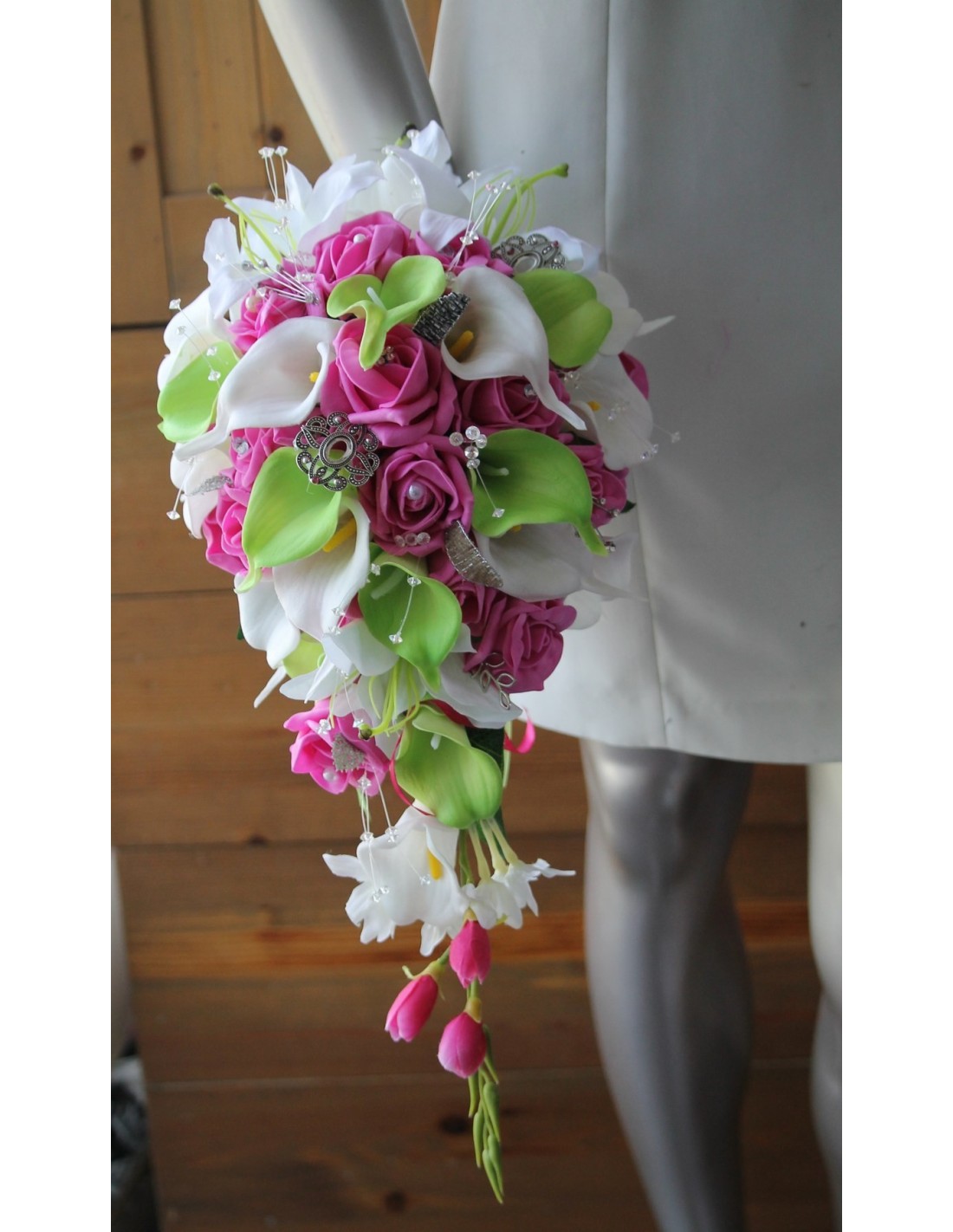 PROMO Bouquet Mariée tombant BIJOUX vert, fuchsia et blanc