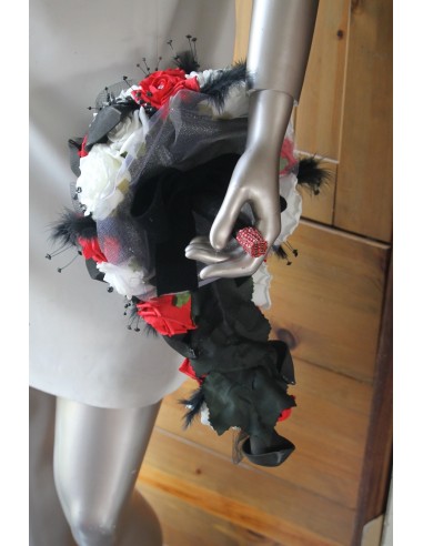 Magnifique Bouquet mariee cascade rouge et noir perles