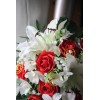 Bouquet de mariée rouge tombant avec Lys, Roses, fil d'aluminium