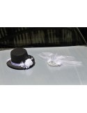 Chapeau et voile noir et blanc fleurs voiture de mariage