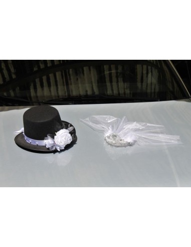 Chapeau et voile noir et blanc fleurs voiture de mariage