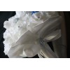 Bouquet mariée ivoire, bleu et gris orné des strass