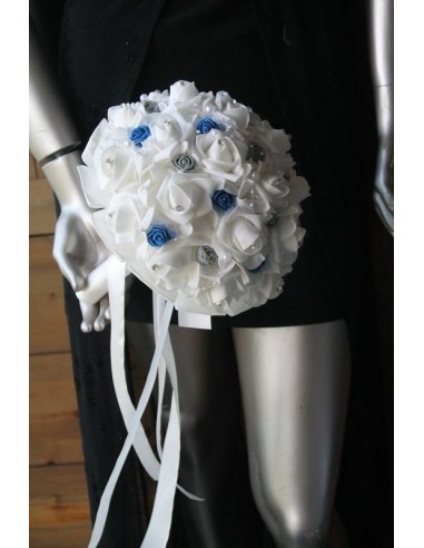Bouquet mariée ivoire, bleu et gris orné des strass