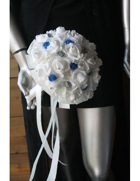 Bouquet mariée ivoire, bleu et gris orné des strass