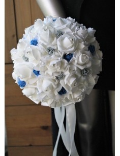 Bouquet mariée ivoire, bleu et gris orné des strass