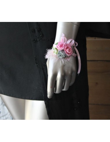 Bracelet de fleurs mariage rose et gris gypsophile et plumes