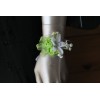 Bracelet de fleurs de mariage avec des roses couleur blanc et vert