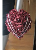 Bouquet de mariee, boutonnière thème "coeur" avec roses bordeaux