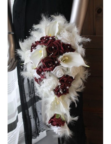 Bouquet de Mariage bordeaux ivoire roses, arums, perles, plumes