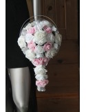 Bouquet mariage Cascade avec roses, rotin et diamants fantaisie
