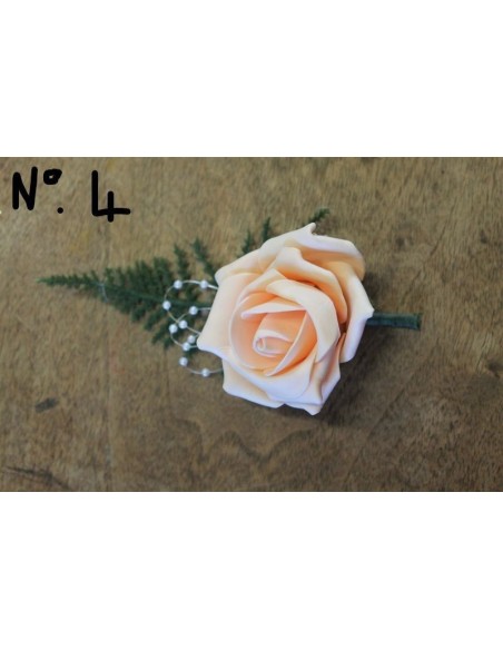 Lot de 13 Boutonnières Mariage couleur blanc et peche Lot de 13 Boutonnières Mariage couleur blanc et peche
