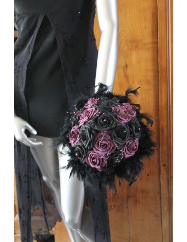 Bouquet mariée gothique prune et noir perles plumes