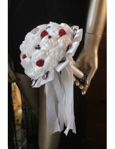 Bouquet Mariée Broches et Roses Satinée rouge et noir 2