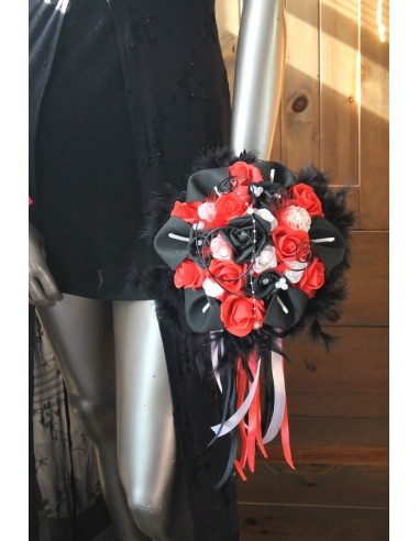 Bouquet mariée rouge et noir perles et plumes
